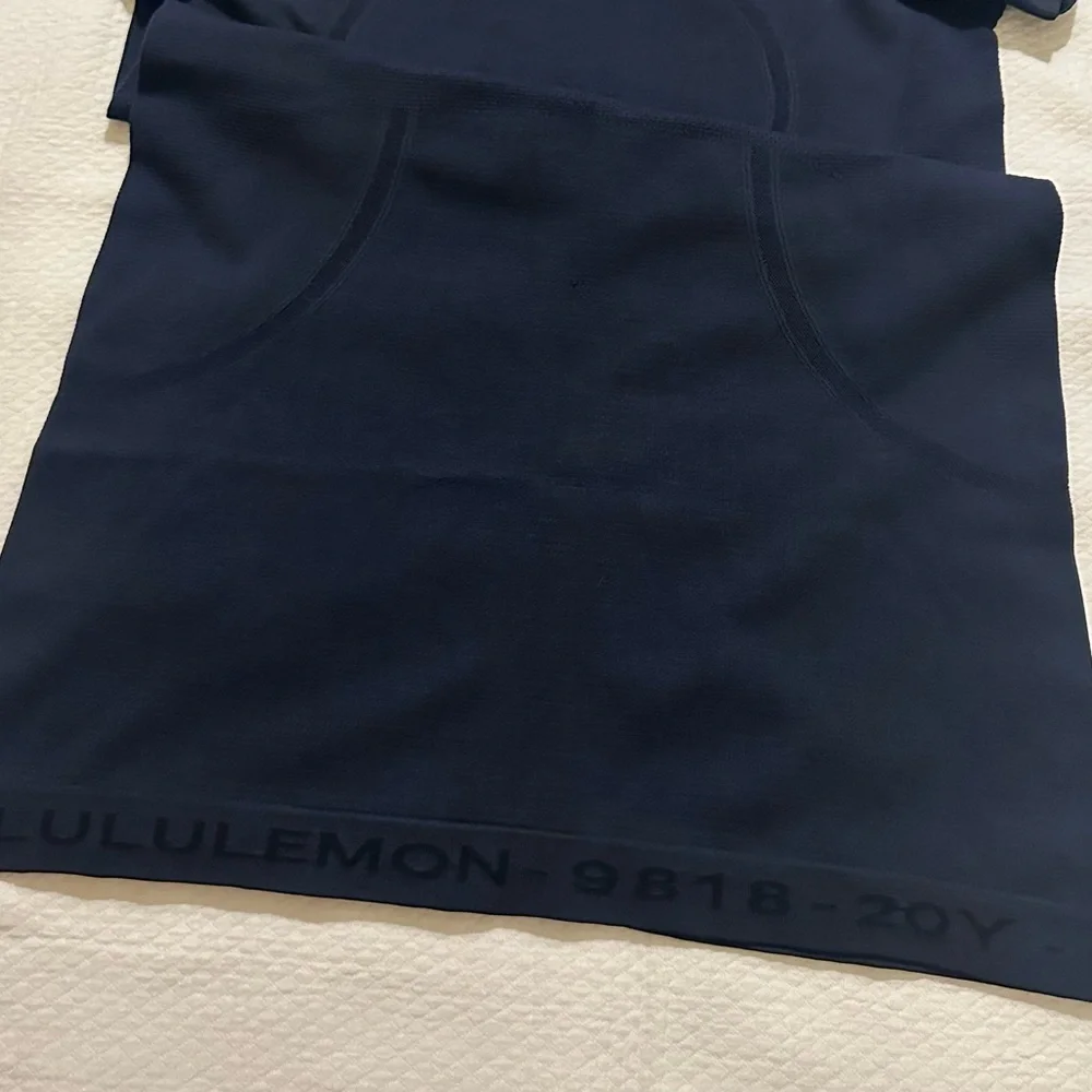 Lululemon *Limited Edition Swiftly Tech Short Sleeve Crew - True Navy SZ 6